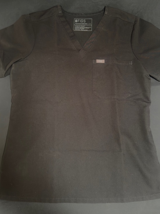 Figs Tops - FIGS Women’s V-Neck Scrub Top - Black